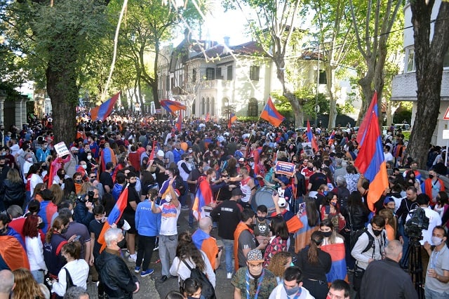 The Armenian Community of Argentina rallied again to the Embassies of Turkey and Azerbaijan