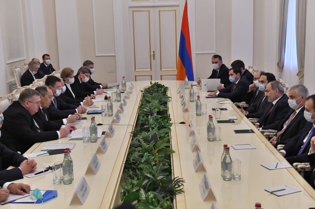 ‘Russia reaffirms support for fraternal Armenian people’: PM receives Russian government delegation