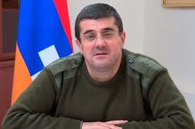 Arayik Harutyunyan calls on Artsakh Armenians to stop looking for traitors and return home