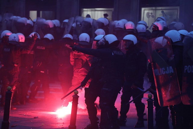 Polish riot police attack journalists covering demonstrations