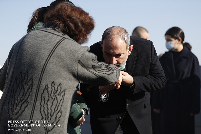 PM Pashinyan pays homage to fallen heroes in Tavush Marz