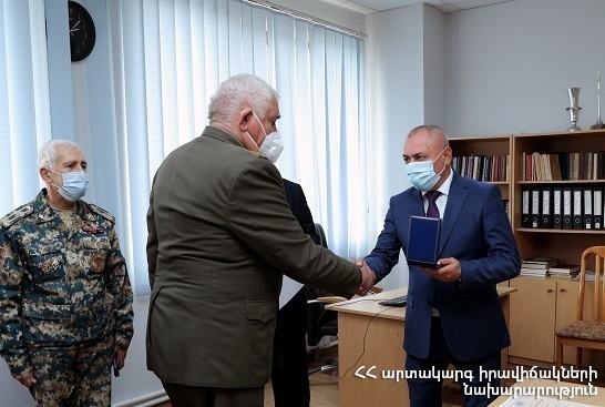 Andranik Piloyan awarded the veterans of MES