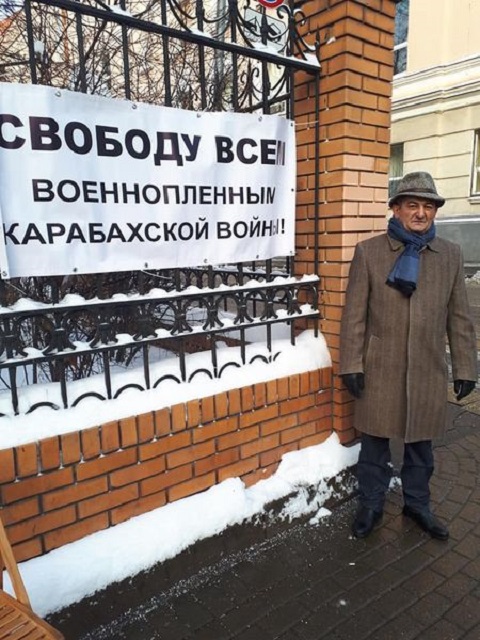 Moscow-living Grigor Ketsyan held a sit-in protest in front of the Azerbaijani embassy