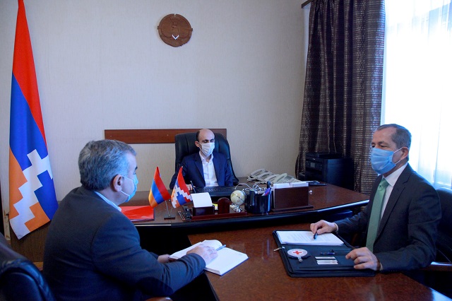 Artak Beglaryan discussed a number of humanitarian programs with the Head of the ICRC mission