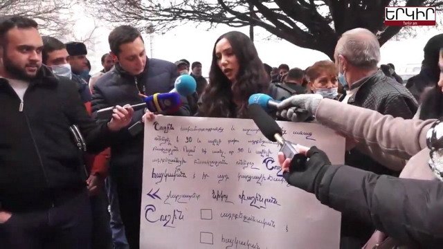 Reporter wrote Pashinyan’s statement on paper and took it to government building