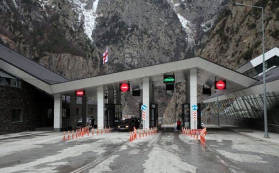Stepantsminda-Larsi highway is open: there are about 430 trucks accumulated on the Russian side