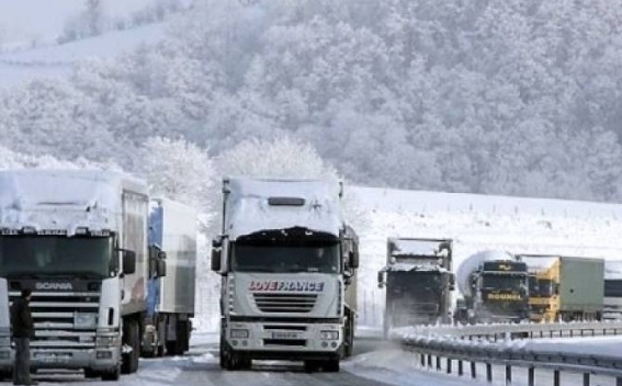 Stepantsminda-Larsi highway is closed։ there are about 602 trucks accumulated on the Russian side