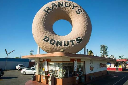 LA Icon Randy’s Donuts plans 7 Las Vegas locations