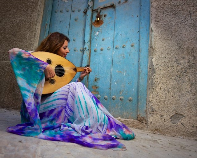 Nina Boutchakjian: With her oud close to her heart