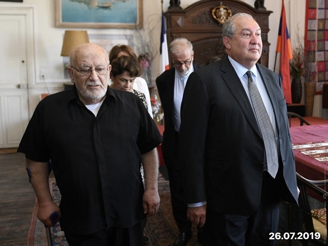 An indefatigable clergyman, scientist, pedagogue, and artist, he was strongly linked to his Homeland in spirit and mind. President Armen Sarkissian expressed condolences on the death of Father Harutyun Vardapet Pztikyan