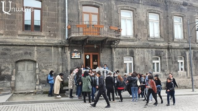 Lines in front of museums, no place to sit in coffee shops: the Gyumri phenomenon