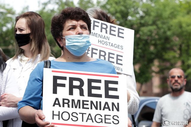 In cooperation with international organizations and partner states, make urgent and comprehensive efforts for the release and return of war prisoners and other persons unlawfully detained in Azerbaijan