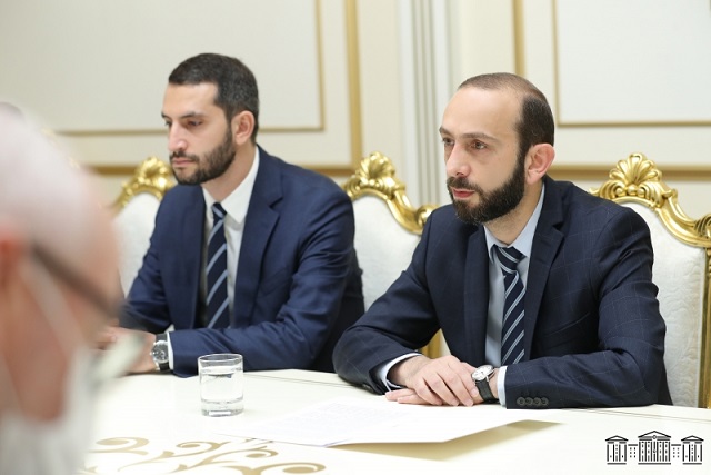 Ararat Mirzoyan presents to Paul Gavan information on not fulfilling obligations by Azerbaijan