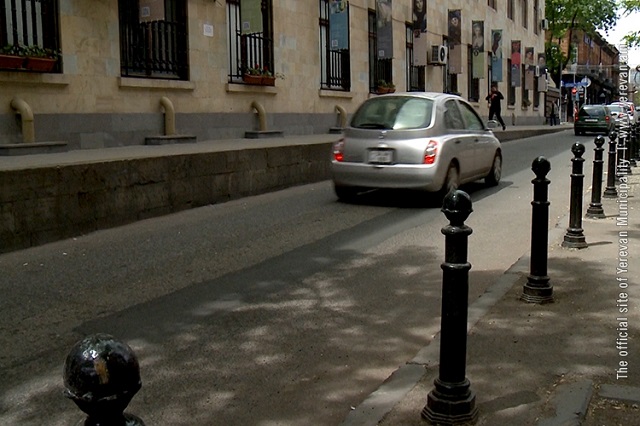 Sidewalks for passers-by: special barriers to be installed in city