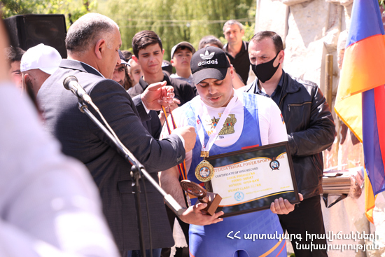 Double Guinness World Record commemorating those killed in the 44-day war