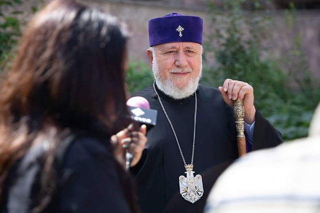 Catholicos of All Armenians casts ballot
