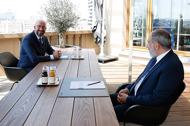 PM Pashinyan holds phone talk with President of the European Council Charles Michel