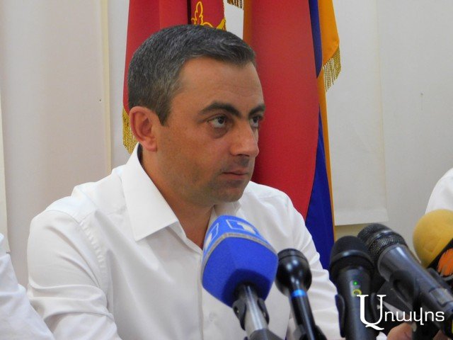 ‘PM went after and threatened community leaders with a hammer in his hand, but international organizations are silent’: Ishkhan Saghatelyan