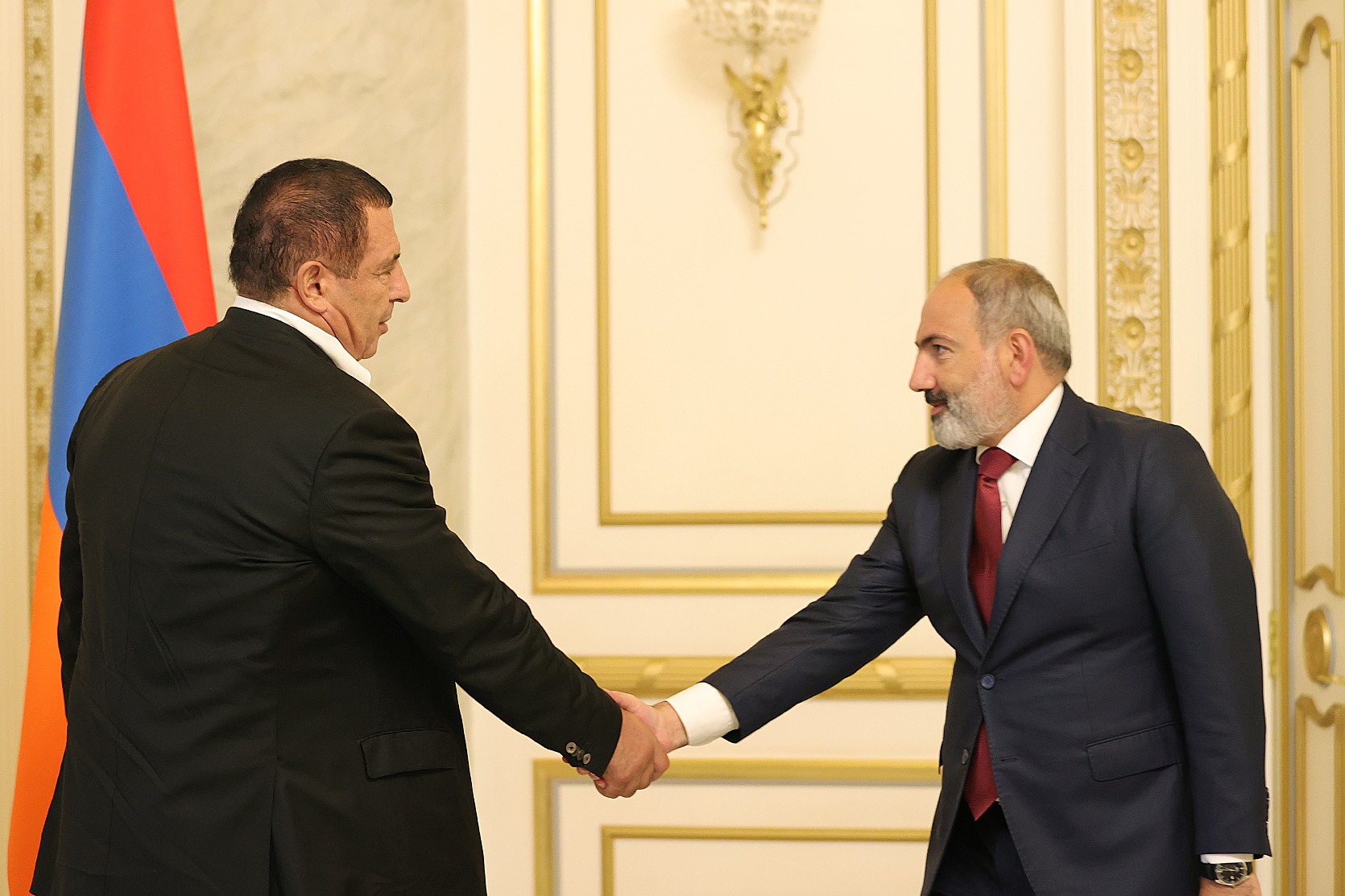 Nikol Pashinyan meets with Gagik Tsarukyan