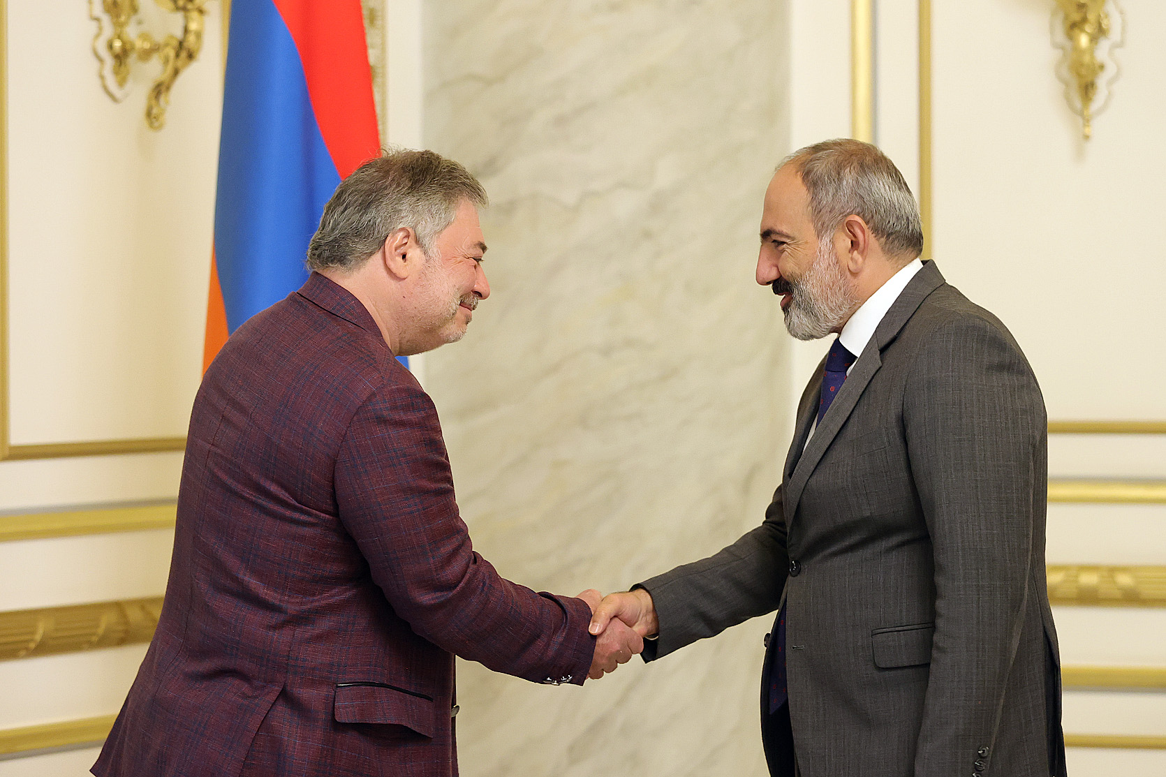 Jevan Cheloyants presents new investment initiatives to Nikol Pashinyan