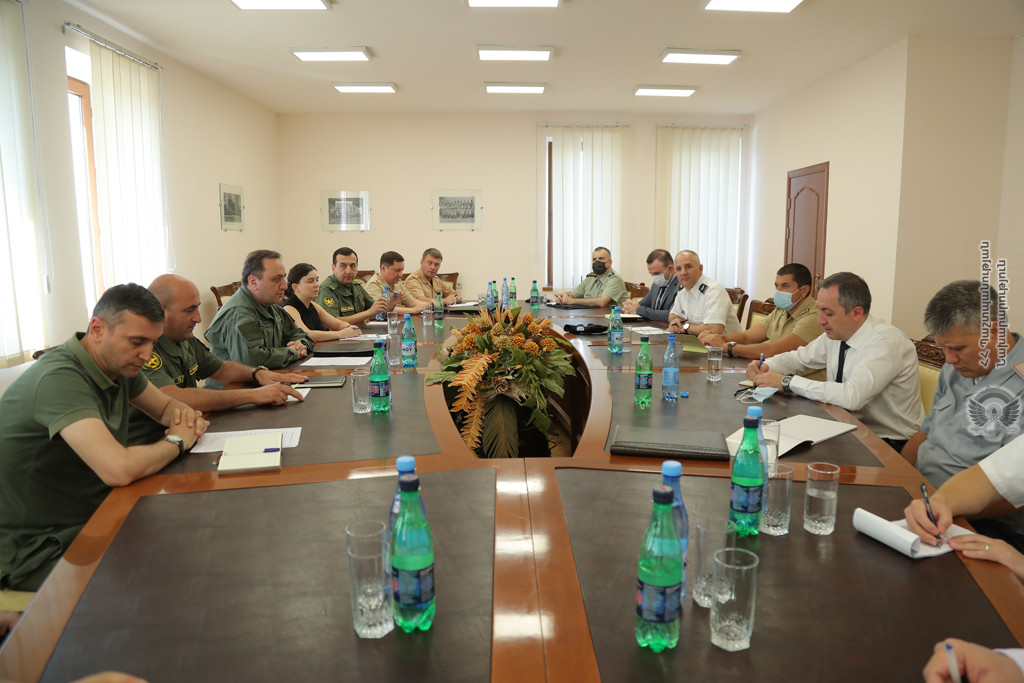 Military attachés briefed on situation on Armenian-Azerbaijani border