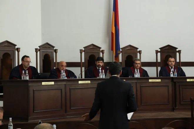 Constitutional Court denies several mediations, discusses issue of continuing closed sessions