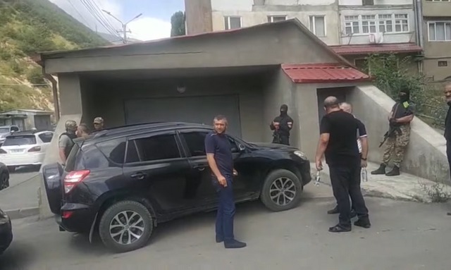 Kajaran mayor’s home searched: NSS takes him to Yerevan