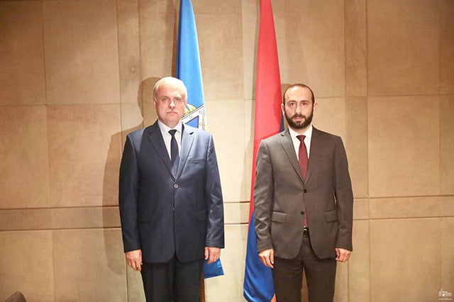 Ararat Mirzoyan and Stanislav Zas discuss the situation after intrusion of Azerbaijani forces