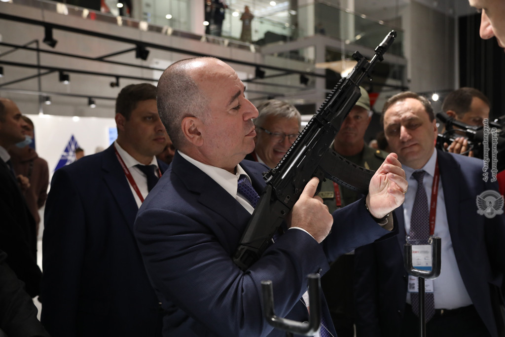 We plan to obtain new, high-quality weapons – Armenian Defense Minister is in Moscow