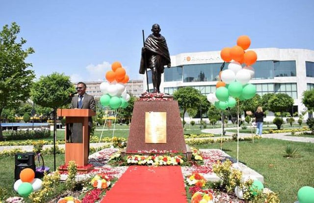 Mahatma Gandhi statue officially inaugurated in Yerevan