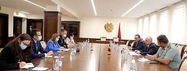 Armenian Defense Minister briefs US Ambassador on Azerbaijani provocations