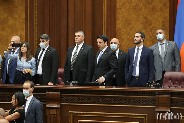 Armenia parliament passes bill allowing state bodies to revoke journalist accreditation