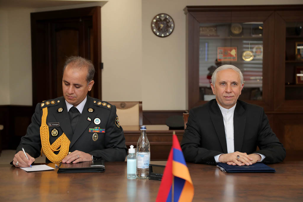Armenian Defense Minister briefs Iranian Ambassador on situation in the region