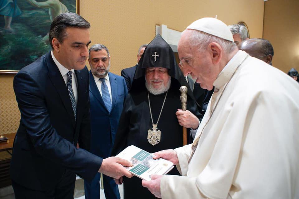 Armenian Ombudsman presents reports on Azerbaijani atrocities to Pope Francis