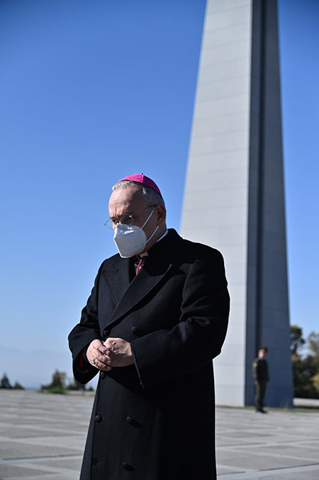 Edgar Peña Parra visited the Memorial to the Victims of the Armenian Genocide