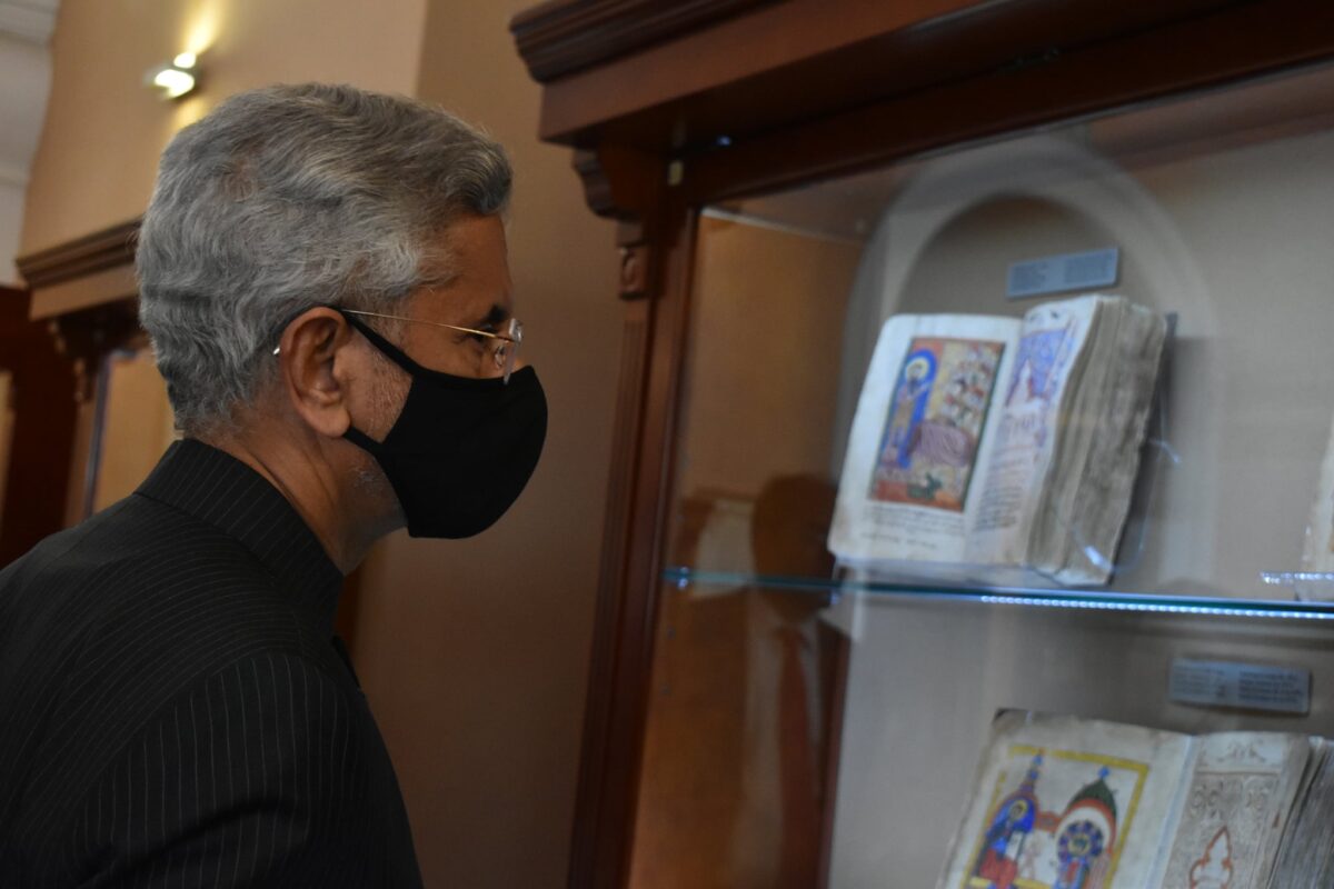 India’s Foreign Minister visits Matenadaran repository of ancient Armenian manuscripts