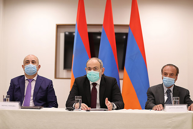 Nikol Pashinyan took part in the regular sitting of the Consultative Assembly on Cooperation with Extra-Parliamentary Political Forces
