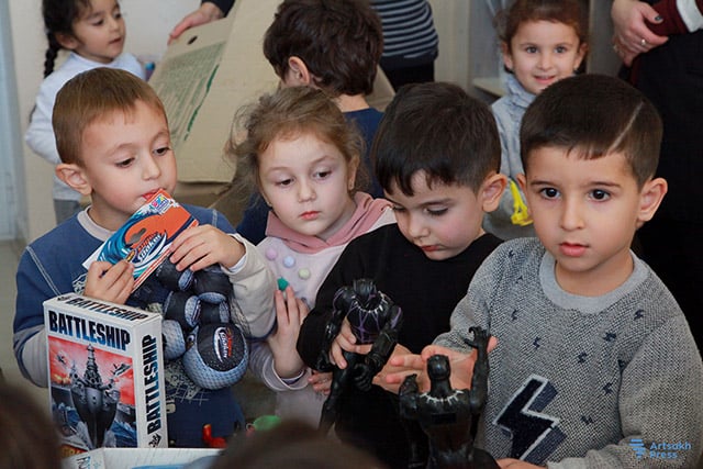 Hadrut’s “Dizak” kindergarten received new toys and stationery (Photos)