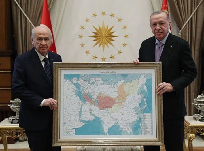 Turkish Nationalist Movement Party gifts Erdogan a map of Turkic World, with a part of Russia ‘seized’