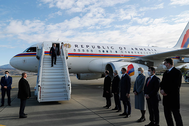 PM Pashinyan arrives in Sochi on a working visit