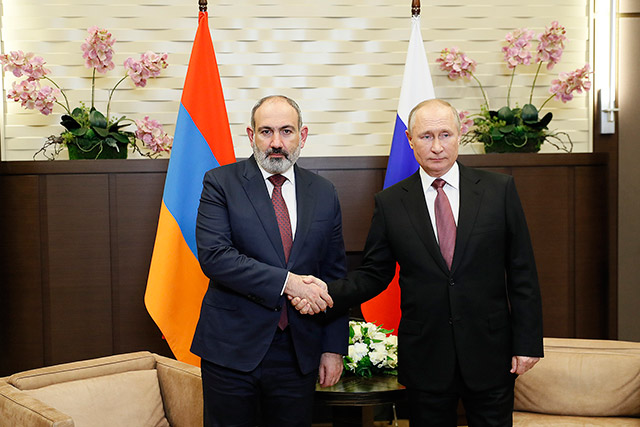 Pashinyan holds phone talk with Vladimir Putin