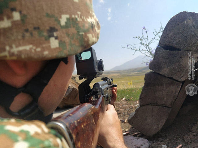Azerbaijani forces open fire at Armenian military positions