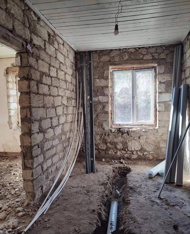 The building of Tsovategh community center being renovated