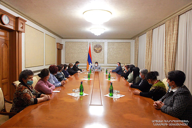 President Harutyunyan received members of the ”Refugee Women’s Union” NGO