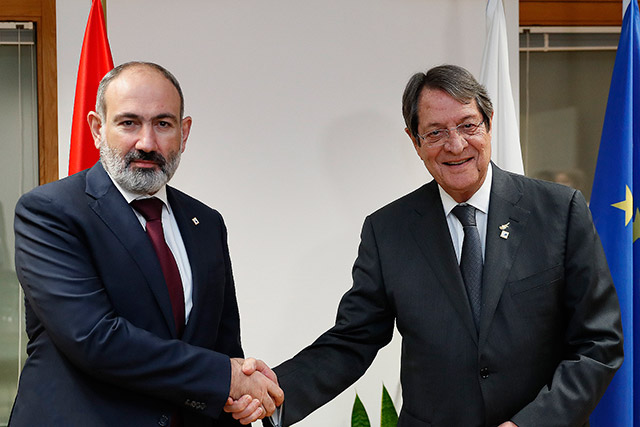 Nikol Pashinyan and Nicos Anastasiades exchanged views on the developments in the South Caucasus
