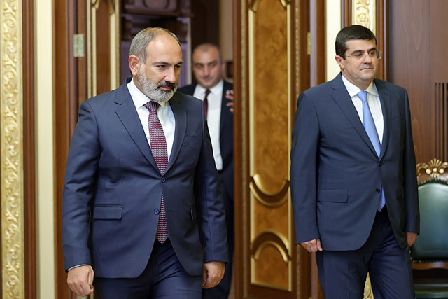 Armenian, Karabakh Leaders Differ On Peace Deal With Azerbaijan