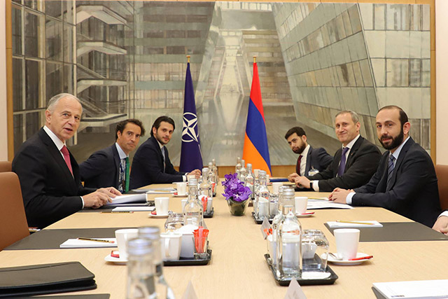 Ararat Mirzoyan and Mircea Geoană exchanged views on the process of normalization of relations between Armenia and Turkey