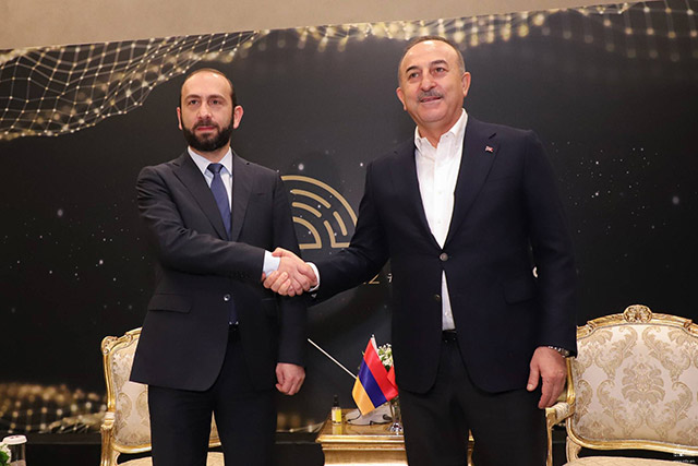 Turkish, Armenian FMs Hold ‘Very Productive’ Talks. (Photos, video)