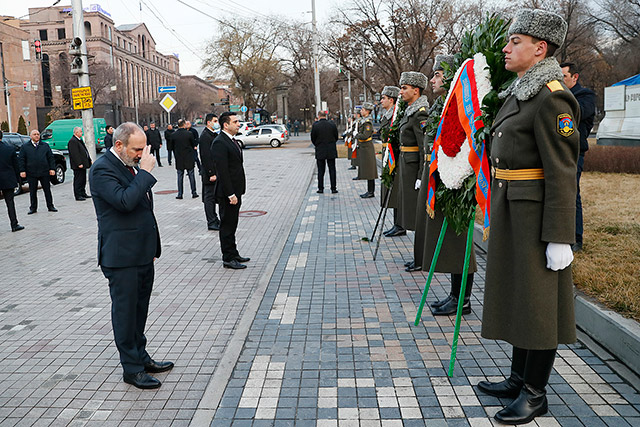 Pashinyan pays tribute to the memory of the victims of March 1