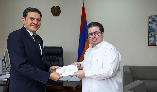 The newly appointed Ambassador of the Dominican Republic presented copies of credentials to the Deputy Foreign Minister